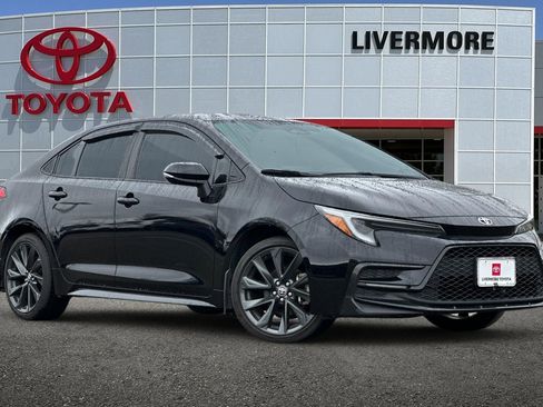 Used 2024 Toyota Corolla SE image 2