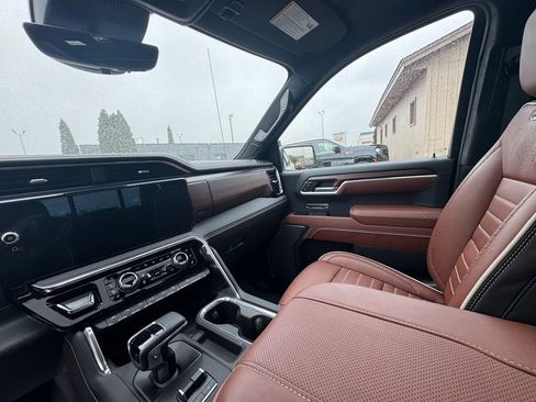 Used 2025 GMC Sierra 1500 Denali Ultimate AWD/4WD image 26
