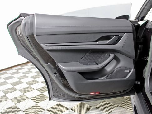 Used 2023 Porsche Taycan GTS image 34