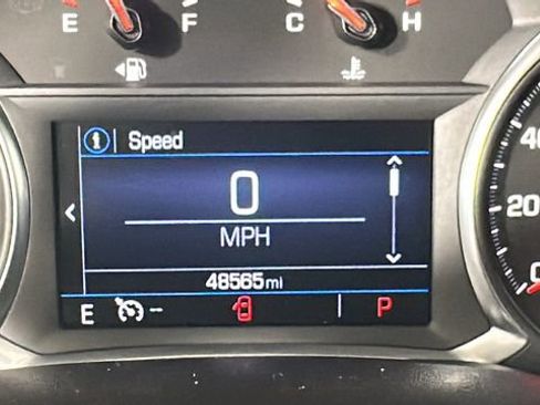 Used 2022 GMC Acadia SLE w/ Driver Convenience Package FWD image 19