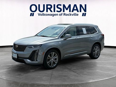 Used 2024 Cadillac XT6 Premium Luxury AWD/4WD image 2