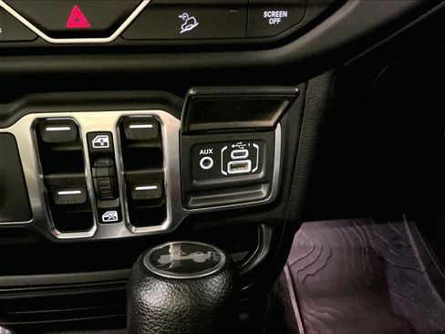 Used 2021 Jeep Wrangler Unlimited Sport image 33