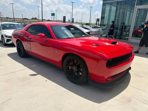 Used 2015 Dodge Challenger SRT Hellcat RWD image 3