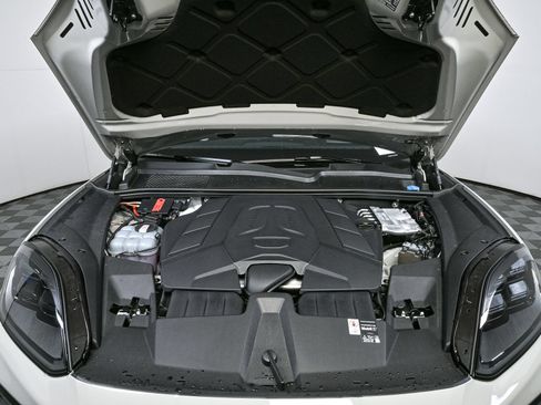 New 2026 Porsche Cayenne Coupe AWD/4WD image 34