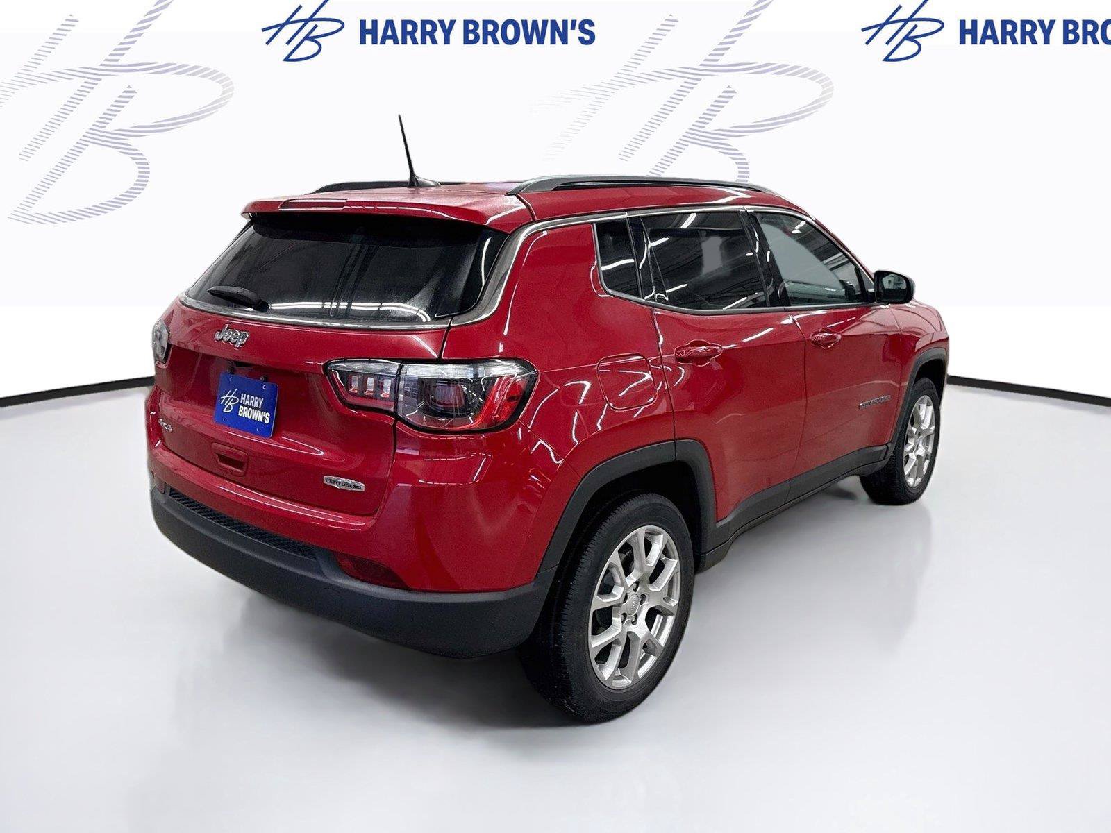 Used 2023 Jeep Compass Latitude AWD/4WD image 10