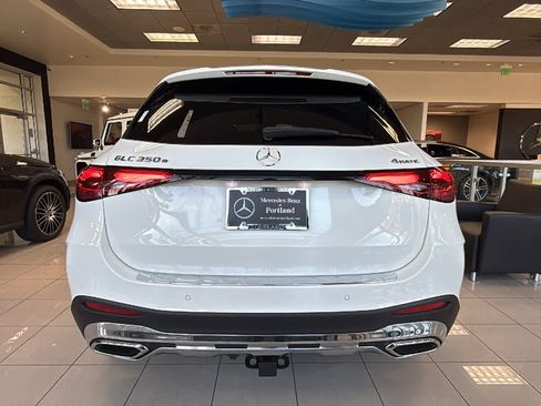 New 2025 Mercedes-Benz GLC 350e 4MATIC image 7
