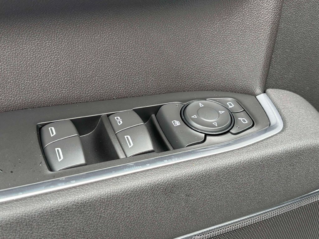 New 2026 Chevrolet Silverado 1500 RST w/ LPO, Dark Essentials Package AWD/4WD image 8