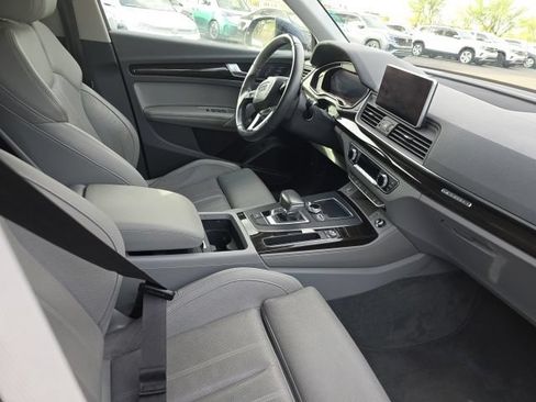 Used 2019 Audi Q5 2.0T Premium Plus w/ Premium Plus Package AWD/4WD image 4