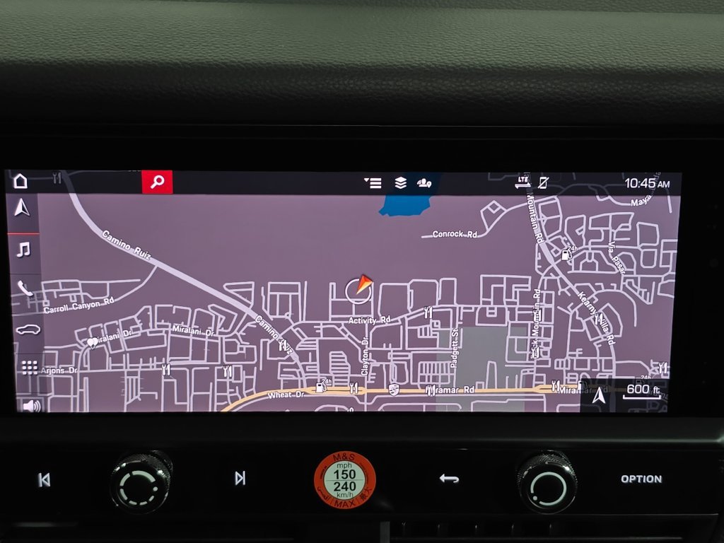 Certified 2026 Porsche Macan AWD/4WD image 18