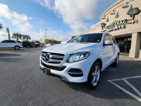 Used 2016 Mercedes-Benz GLE 350 4MATIC w/ Premium Package image 4