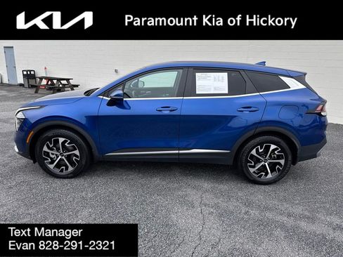 Used 2024 Kia Sportage EX FWD image 4