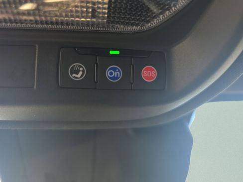 Used 2024 Chevrolet Trax RS w/ Sunroof Package image 40