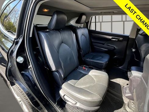Used 2021 Toyota Highlander Platinum AWD/4WD image 27