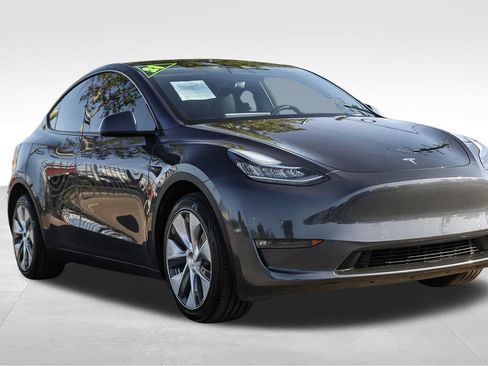 Used 2021 Tesla Model Y Long Range AWD/4WD image 3