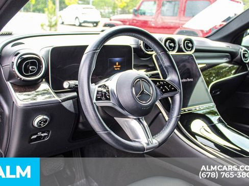 Used 2024 Mercedes-Benz GLC 300 4MATIC image 32