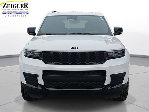 Used 2023 Jeep Grand Cherokee L Altitude image 2