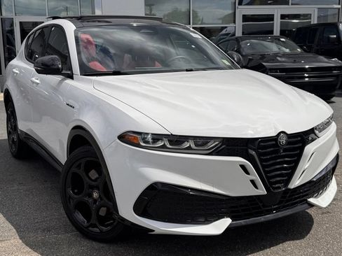 Used 2026 Alfa Romeo Tonale w/ Quick Order Package 23H Volce AWD/4WD image 1