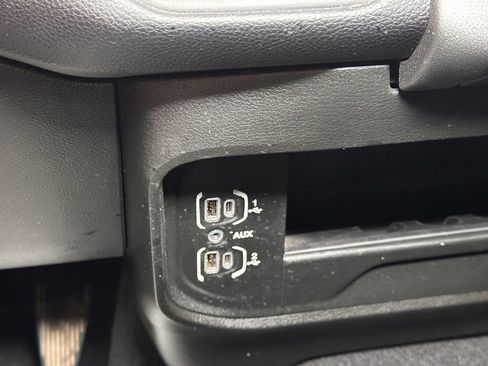 Used 2024 RAM 2500 Big Horn AWD/4WD image 40