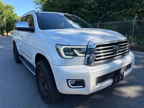 Used 2021 Toyota Sequoia Platinum AWD/4WD image 3