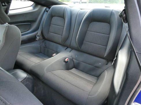 Used 2015 Ford Mustang Coupe RWD image 21