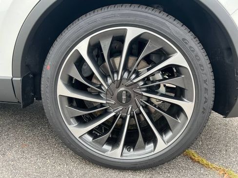 New 2026 Lincoln Aviator Reserve w/ Illumination Package RWD image 22