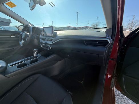 Used 2025 Nissan Altima 2.5 SV image 37
