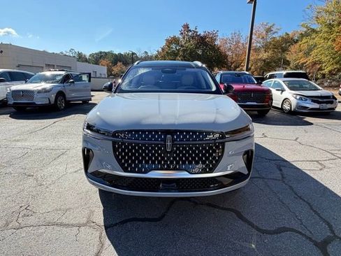 New 2026 Lincoln Nautilus Reserve image 2