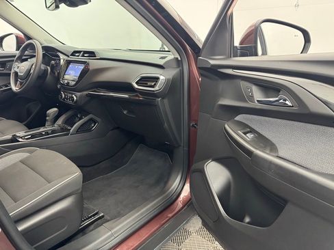 Used 2023 Chevrolet TrailBlazer LT w/ Convenience Package FWD image 28