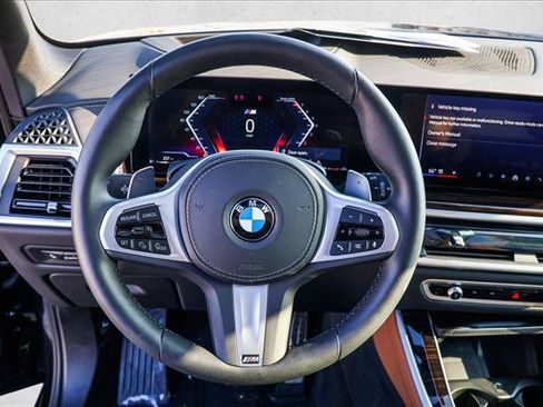 Used 2025 BMW X5 xDrive40i w/ M Sport Package AWD/4WD image 13