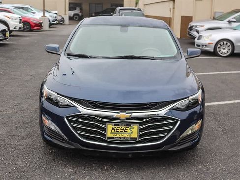 Used 2019 Chevrolet Malibu LT w/ Driver Confidence Package image 2