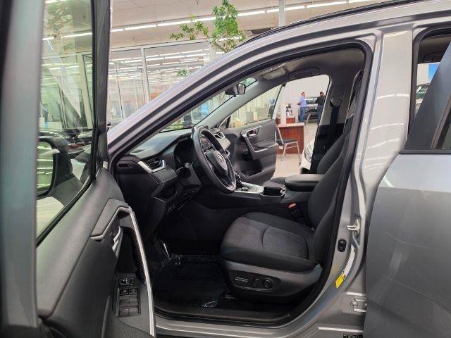 Used 2025 Toyota RAV4 XLE AWD/4WD image 34