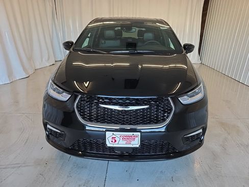 New 2026 Chrysler Pacifica Select AWD/4WD image 8