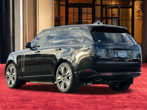 New 2025 Land Rover Range Rover SE image 4