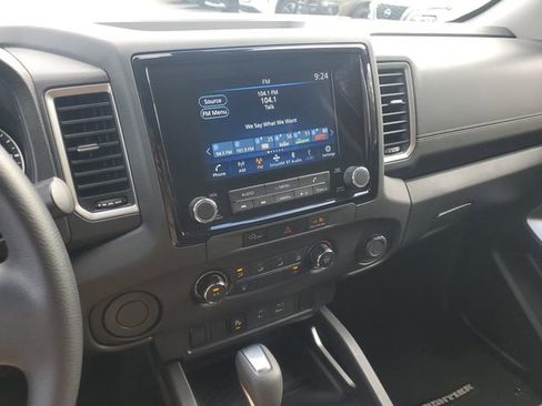 Used 2024 Nissan Frontier SV w/ Technology Package image 18