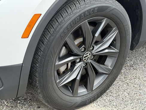Used 2023 Volkswagen Tiguan SE FWD image 13