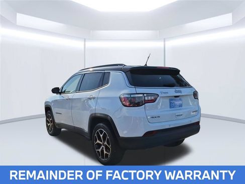 Used 2025 Jeep Compass Limited AWD/4WD image 2