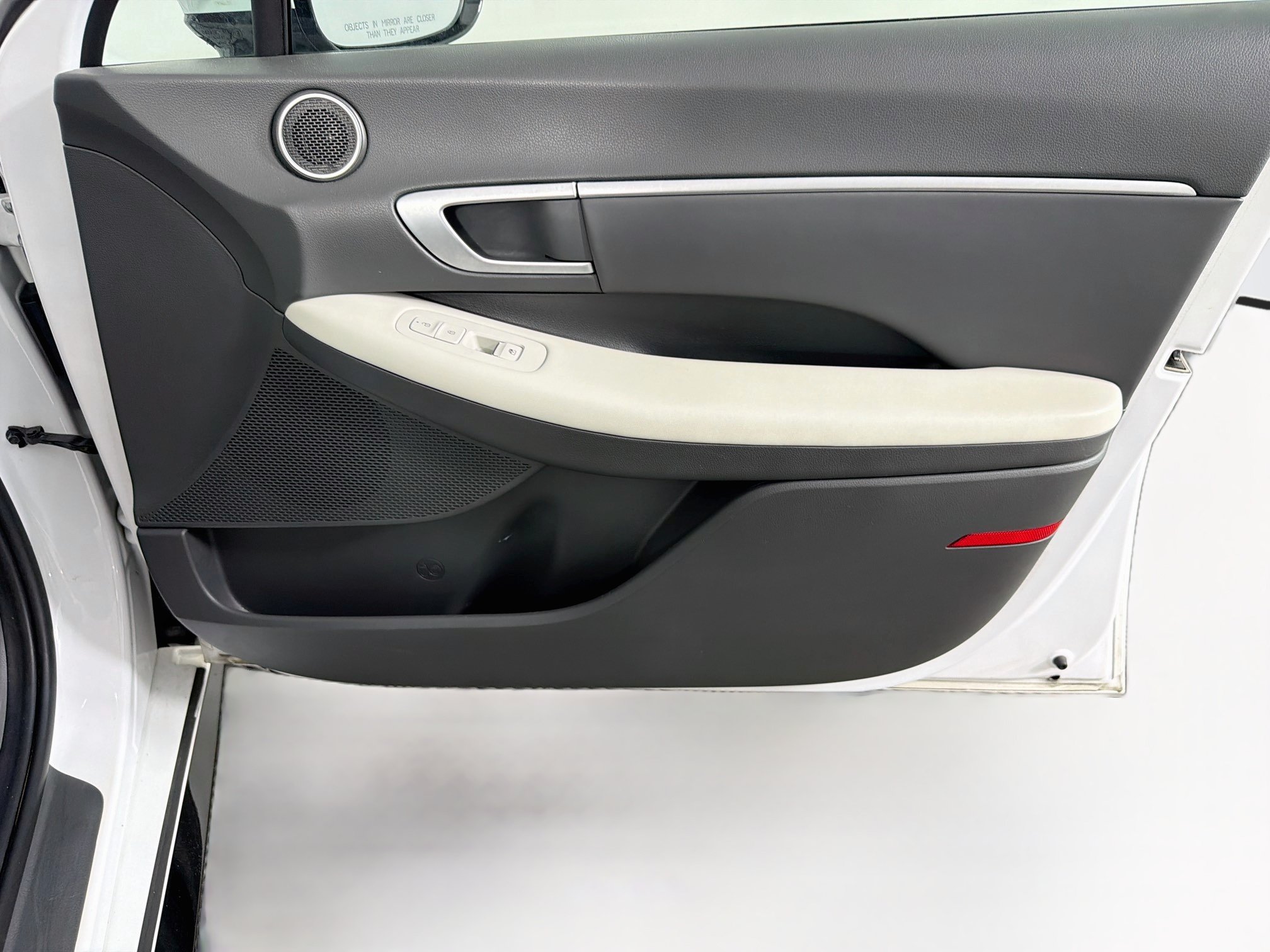 Used 2025 Hyundai Sonata SEL FWD image 32
