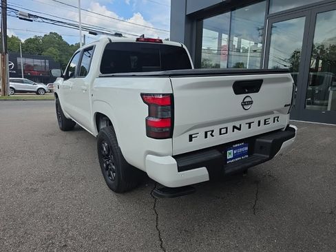 Used 2026 Nissan Frontier SV w/ Tow Package AWD/4WD image 4