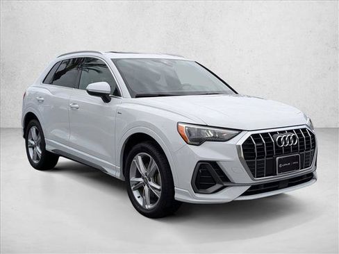 Used 2020 Audi Q3 2.0T Premium w/ Convenience Package image 3