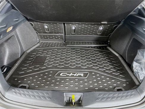 Certified 2022 Toyota C-HR XLE image 23