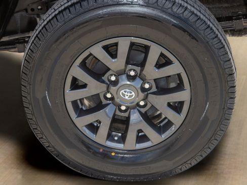 Used 2022 Toyota Tacoma SR5 image 30