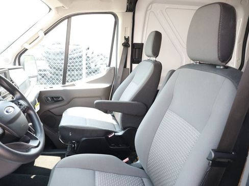 Used 2025 Ford Transit 250 148 Medium Roof RWD image 15