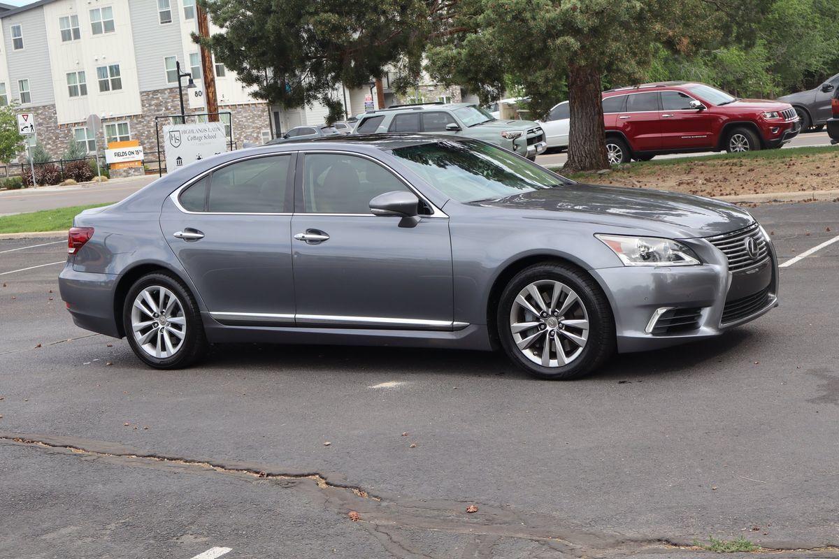 Used 2014 Lexus LS 460 AWD w/ Comfort Package image 2