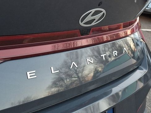 Certified 2024 Hyundai Elantra SEL image 29