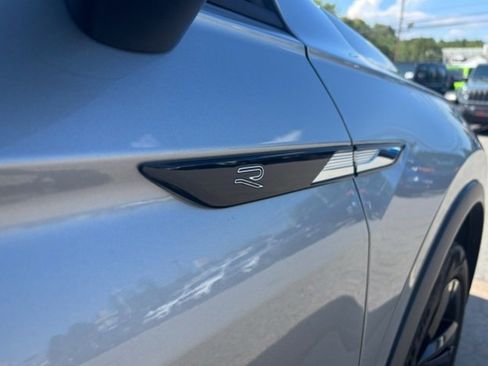 Used 2023 Volkswagen Tiguan SE R-Line image 16