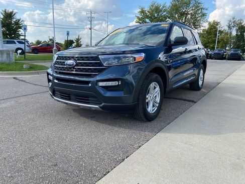 Used 2022 Ford Explorer XLT w/ Equipment Group 202A image 1