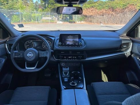 Used 2023 Nissan Rogue SV AWD/4WD image 9