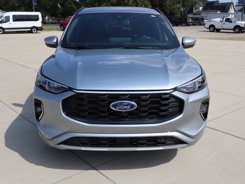 Used 2023 Ford Escape ST-Line Elite image 3