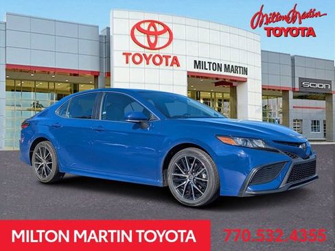 Certified 2024 Toyota Camry SE image 1