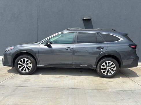 Used 2025 Subaru Outback Premium AWD/4WD image 7